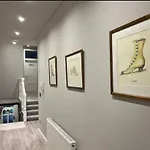 Gracious Apartment